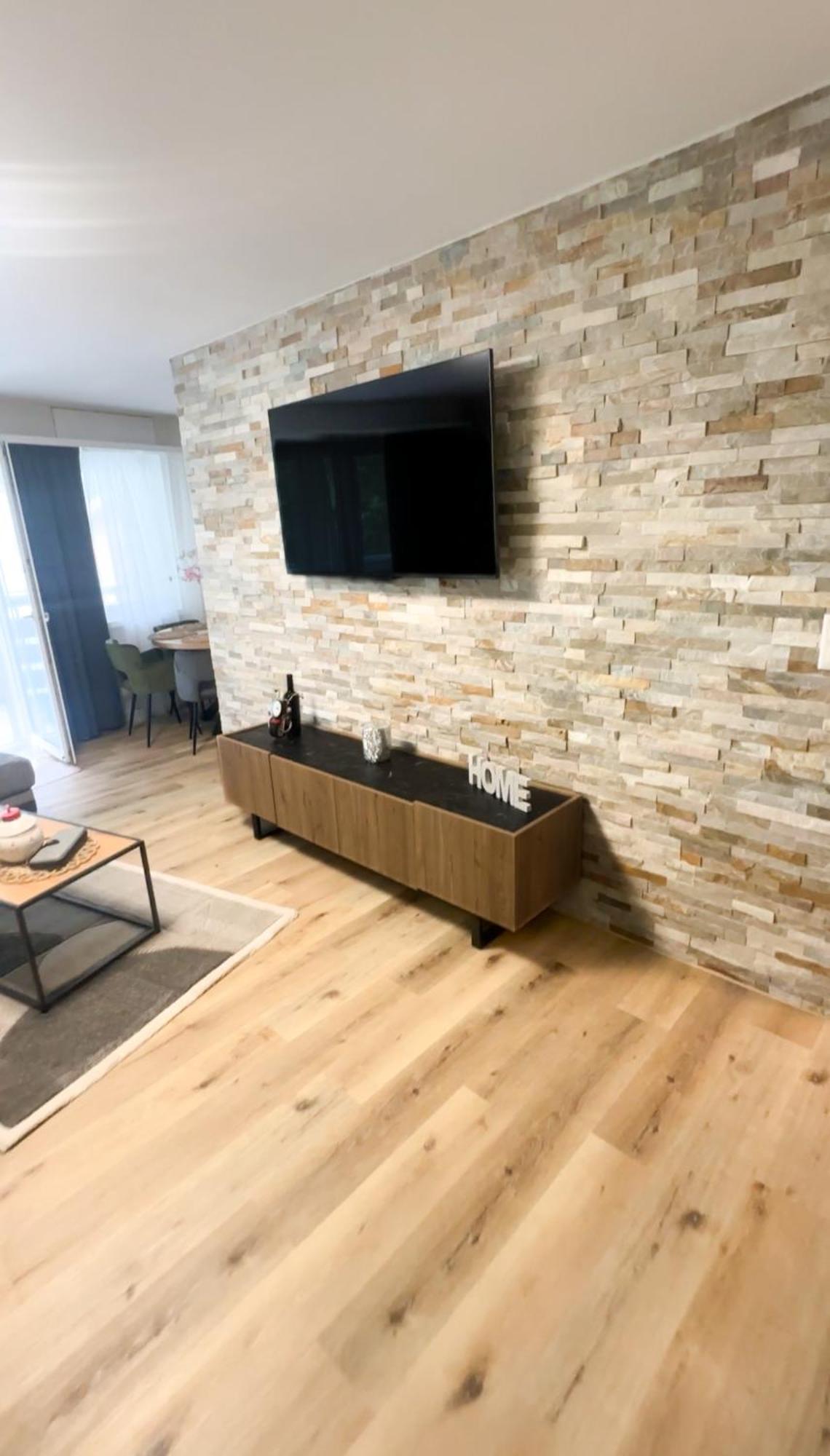 Moderne Et Spacieux Avec 2 Belles Terrasses Vu Sur Montagne Leukerbad