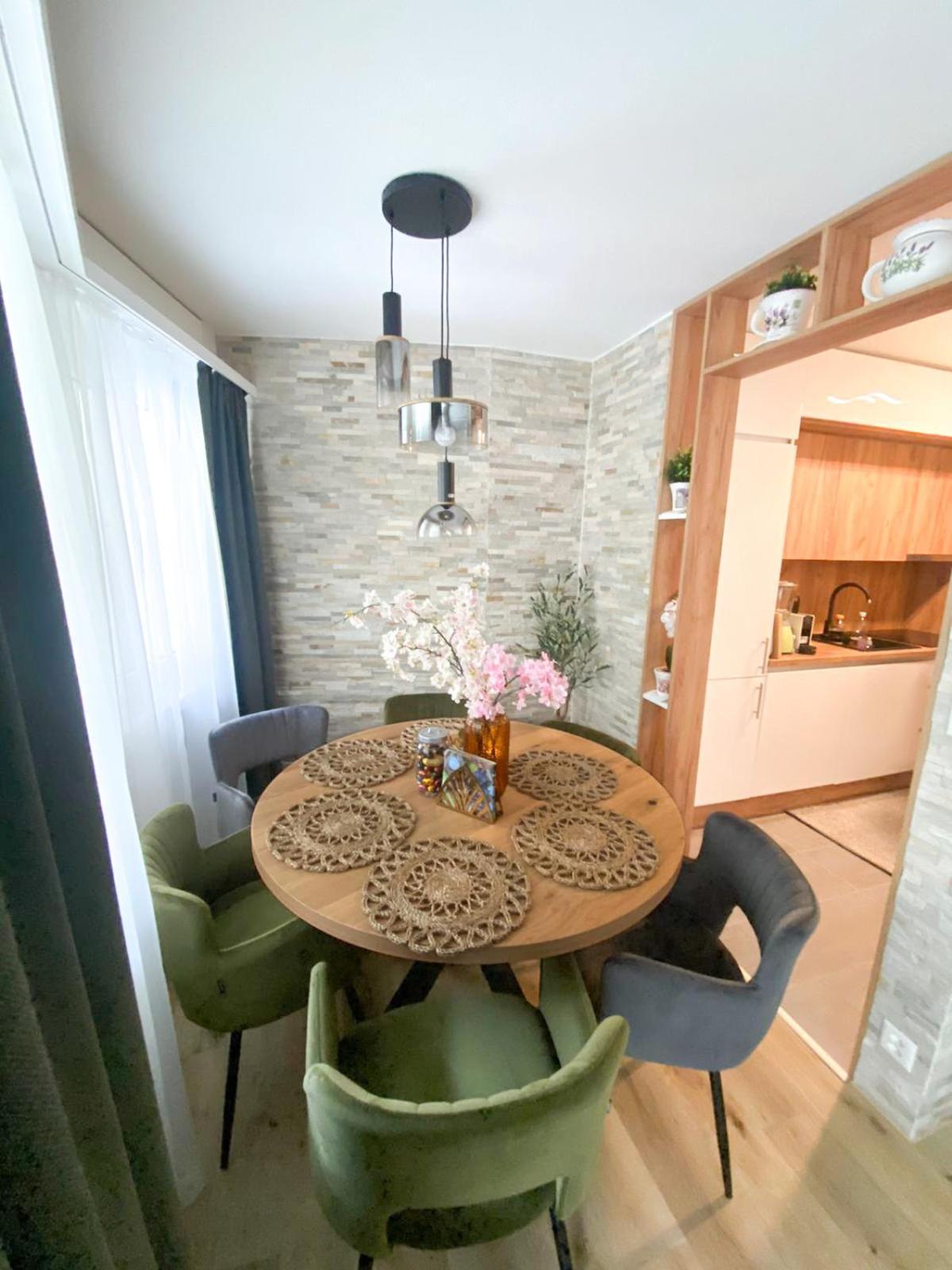 Moderne Et Spacieux Avec 2 Belles Terrasses Vu Sur Montagne Loèche-les-Bains